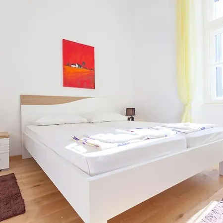 Redcoral-apartment In Center